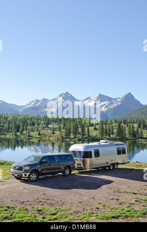 Camping Lac Molas haut au-dessus de la ville de Silverton Colorado dans les montagnes de San Juan Banque D'Images