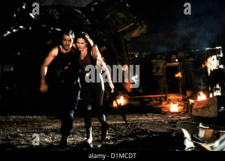 2 - Cyborg Cyborg 2 Ombre de verre : Verre Ombre Colson Ricks (Elias Koteas), en espèces (Angelina Jolie) *** légende locale *** 1993 Banque D'Images