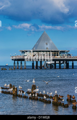 Seebrücke Ahlbeck, jetée à la mer Baltique, l'île de Usedom, Heringsdorf, Mecklembourg-Poméranie-Occidentale, Allemagne, Europe Banque D'Images