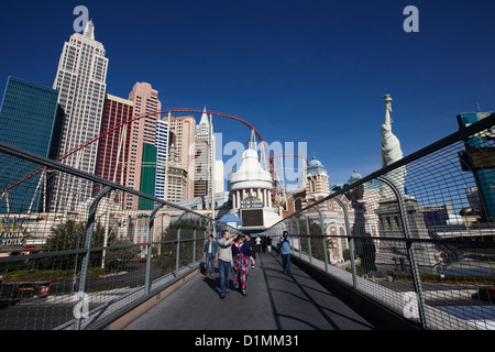 Allée menant à la New York New York Hotel and Casino Las Vegas NEVADA USA Banque D'Images