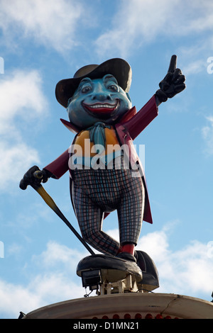 Jiminy Cricket sur caractère haut de fairground ride à Bournemouth Banque D'Images