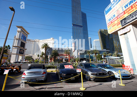 Les voitures de luxe à la location sur le boulevard principal de Las Vegas NEVADA USA Banque D'Images