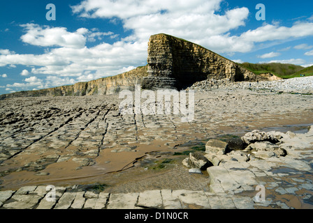 Falaises de calcaire lias point nash côte du glamorgan Vale of Glamorgan South Wales UK Banque D'Images