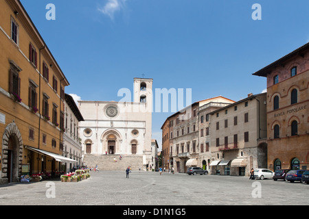 La Piazza del Popolo en Todi Banque D'Images