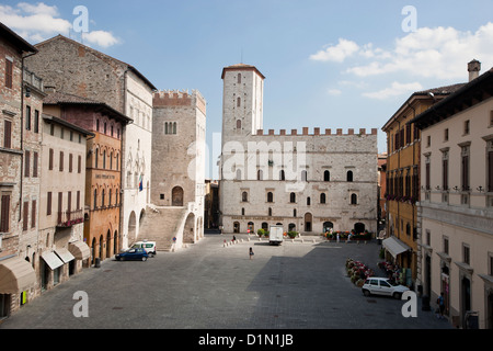 La Piazza del Popolo en Todi Banque D'Images