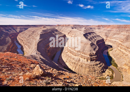 Des méandres de la Rivière San Juan pour former Goosenecks State réserver l'Utah, États-Unis d'Amérique, Amérique du Nord USA Banque D'Images