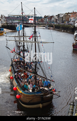 Le Bark Endeavour, une réplique de l'Endeavour du capitaine Cook, Whitby, North Yorkshire, Angleterre Banque D'Images