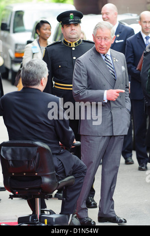 Le Prince Charles et Camilla Parker-Bowles sont accueillis à la lieutenant-gouverneur de la Médaille du jubilé de diamant de la cérémonie et à la réception Banque D'Images