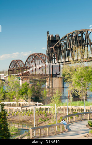 Clinton Presidential Park et le pont William E Bill Clark Les zones humides, Little Rock, Arkansas Banque D'Images