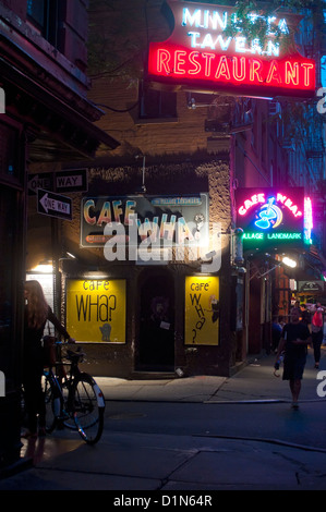 Le Café Wha ? Et Minetta Tavern le long de MacDougal Street à Greenwich Village Banque D'Images