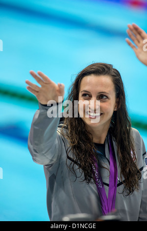 Rebecca Soni (USA) gagnant de la médaille d'or dans le 200 mètres brasse au Jeux Olympiques d'été 2012, Londres Banque D'Images