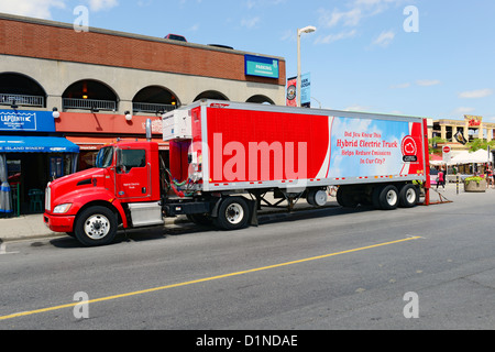 Batterie hybride grand camion de transport Banque D'Images