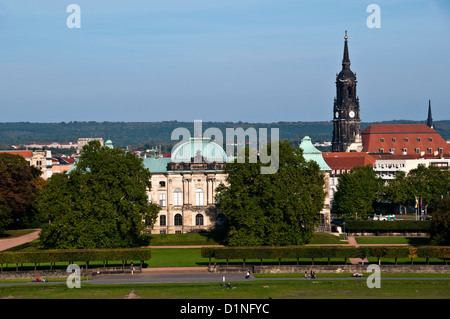 Scenic skyline de Dresden Neustadt ou le nouveau quartier de la ville, sur la rive droite de l'Elbe, Allemagne Banque D'Images