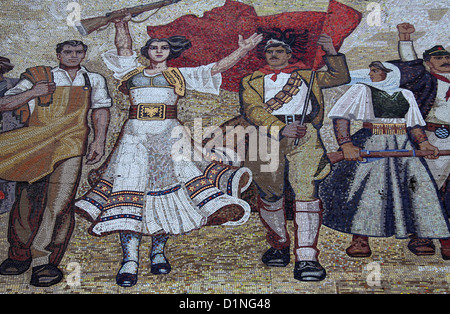 Détail de la mosaïque de l'entrée du musée historique national de l'Albanie à Tirana Banque D'Images