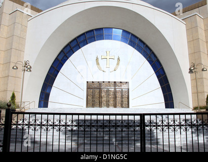 Nouvelle Cathédrale Orthodoxe de la résurrection du Christ à Tirana Banque D'Images