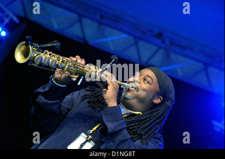 Groupe de jazz contemporain effectue à Stockholm Jazz Festival. Le chef est Courtney Pine, multi-instrumentiste britannique. Banque D'Images