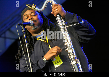 Groupe de jazz contemporain effectue à Stockholm Jazz Festival. Le chef est Courtney Pine, multi-instrumentiste britannique. Banque D'Images