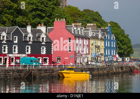 Maisons colorées à quai à Tobermory Banque D'Images