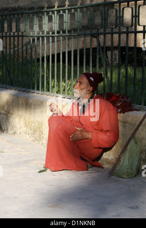 Un vieux mendiant à Fez, Maroc Banque D'Images