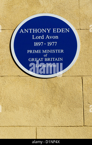 Blue plaque sur la maison habitée par Anthony Eden, Londres. Banque D'Images