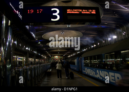 La gare d'Auckland à l'intérieur de Britomart Transport Centre à l'extrémité nord de la rue Queen. Banque D'Images