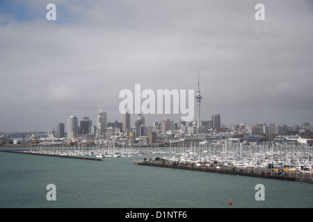 Westhaven Marina à Auckland City, vu depuis le Harbour Bridge. Banque D'Images