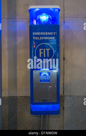 Un appel d'urgence fort sur le campus de la Fashion Institute of Technology (FIT) dans le quartier de Chelsea, New York Banque D'Images