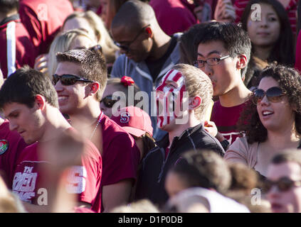 1 janvier, 2013 - Los Angeles, Californie (CA, United States - un fan de la Stanford Cardinal dans la 99e Rose Bowl game contre Wisconsin Badgers le 1er janvier 2013 à Pasadena, en Californie. (Crédit Image : © Chiu/ZUMAPRESS.com) Ringo Banque D'Images