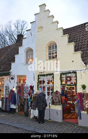La boutique d'artisanat Walplaaats dans la vieille ville, Bruges, province de Flandre Occidentale, région flamande, Belgique Banque D'Images