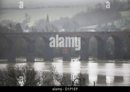 L'INONDATION À HARRINGWORTH, NORTHANTS,viaduc Banque D'Images