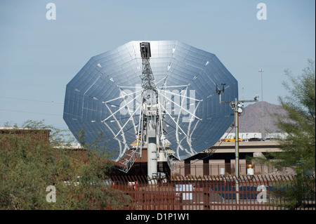 La plus grande concentration commerciale solaire parabolique plat à la Phoenix, AZ siège des technologies solaires au sud-ouest Banque D'Images