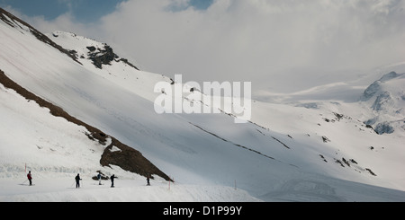 Les skieurs en action, Zermatt, Valais, Suisse Banque D'Images