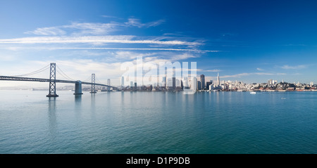 San Francisco Bay Bridge avec Panorama Banque D'Images