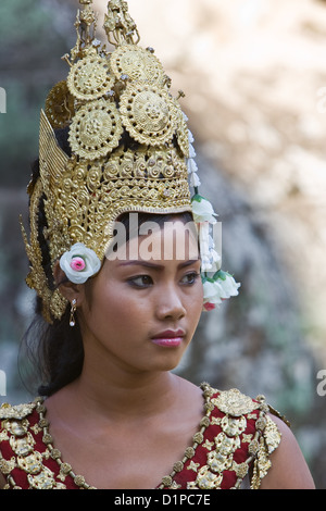 Danseuse Apsara au temple Bayon à Angkor Thom, au Cambodge Banque D'Images