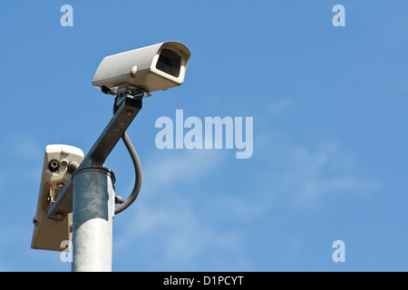 Caméras de télévision en circuit fermé ou de la vidéosurveillance est de l'équipement de sécurité moderne pour la collecte de preuves d'un crime Banque D'Images