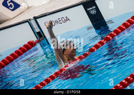 Rebecca Soni (USA) gagnant de la médaille d'or dans le 200 mètres brasse au Jeux Olympiques d'été 2012, Londres Banque D'Images