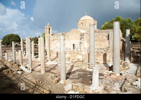 Église et vestiges antiques kyriakis Paphos Chypre ancienne basilique Chrétienne courtyard Kato Pafos Banque D'Images