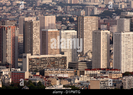 Les Olympiades est un quartier de tours résidentielles à proximité de la place d'Italie dans le 13e arrondissement de Paris Banque D'Images