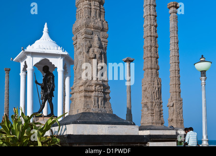 Gandhi Memorial statue Goubert Avenue Beach Road Pondicherry Tamil Nadu Inde Banque D'Images