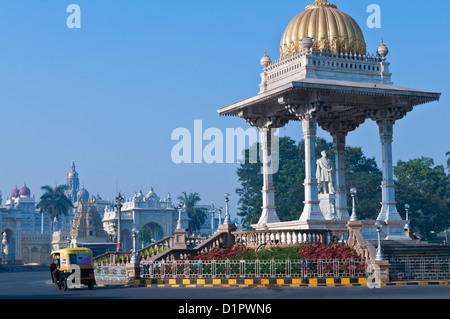 City Palace et Chamaraja Circle Mysore Karnataka Inde Banque D'Images