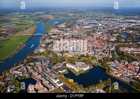 Les Pays-Bas, Doesburg, ville fortifiée à la rivière IJssel. Vue aérienne. Banque D'Images