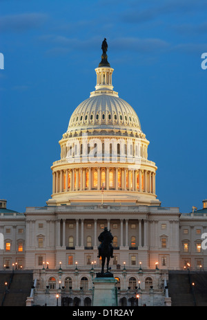 Le United States Capitol dome au crépuscule, Washington, DC. Banque D'Images