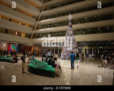 Hall de l'hôtel Marina Bay Sands arbre de Noël Banque D'Images