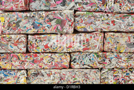 Mur de briques de papier recyclé Banque D'Images