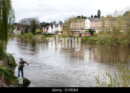 La pêche dans la rivière Severn, Bewdley, Worcestershire Banque D'Images