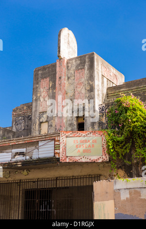 PONCE, PUERTO RICO - cinéma abandonné. Banque D'Images