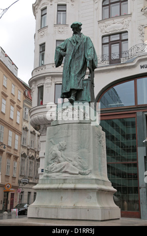 Statue de Johannes Gutenberg, l'inventeur de l'impression, 'am Lugeck, à Vienne, en Autriche. Banque D'Images