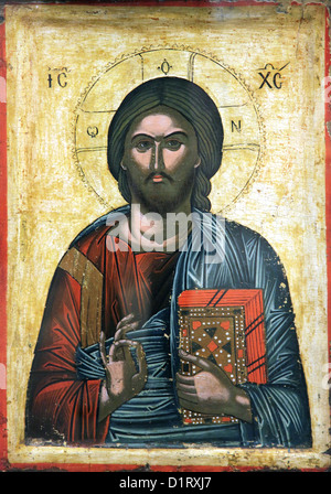 Icône du Christ Pantocrator, XVIIe siècle. Style post-byzantin, tempera aux œufs sur panneau de bois. Iconographie chrétienne traditionnelle de Jésus-Christ comme souverain. Banque D'Images