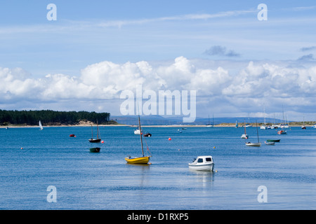 Avis de yachts sur la Baie de Findhorn dans Moray en Ecosse Banque D'Images