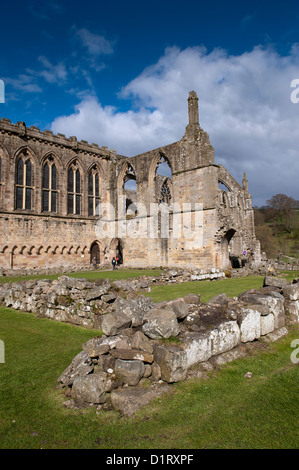 Bolton Abbey une Abbaye Augustinienne dans le Parc National des Yorkshire Dales. Banque D'Images